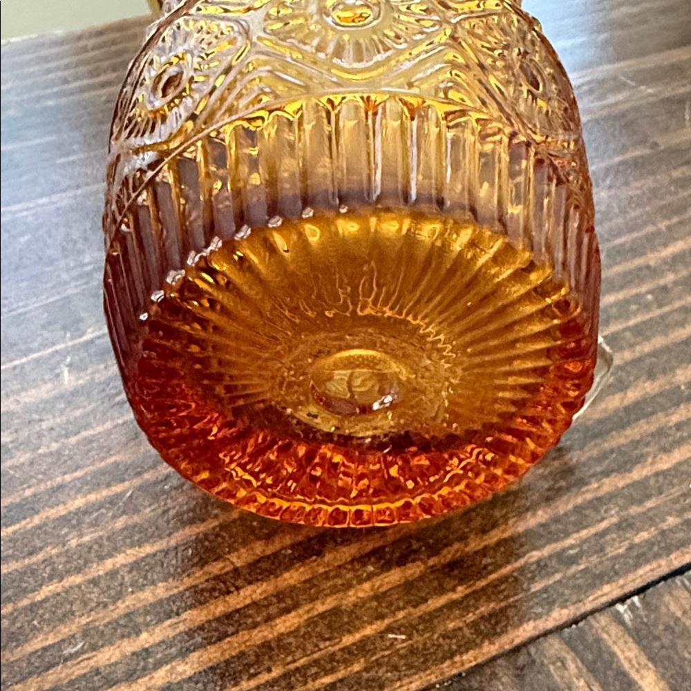 Amber Glass Pitcher with Clear Handle - Textured Serveware - Picture 5 of 5